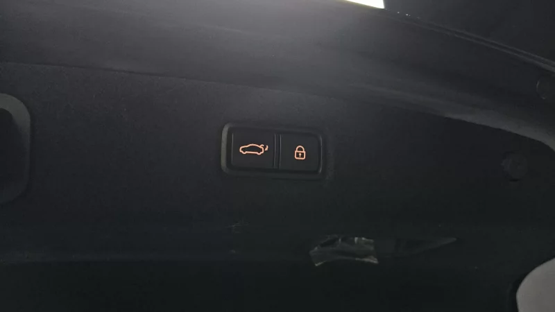 Genesis EQ900