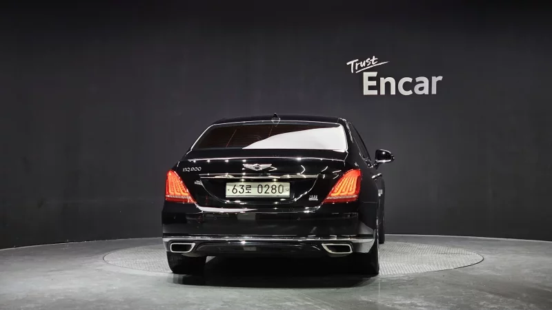 Genesis EQ900