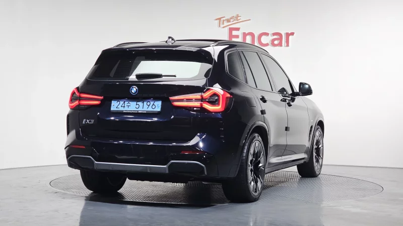 BMW iX3