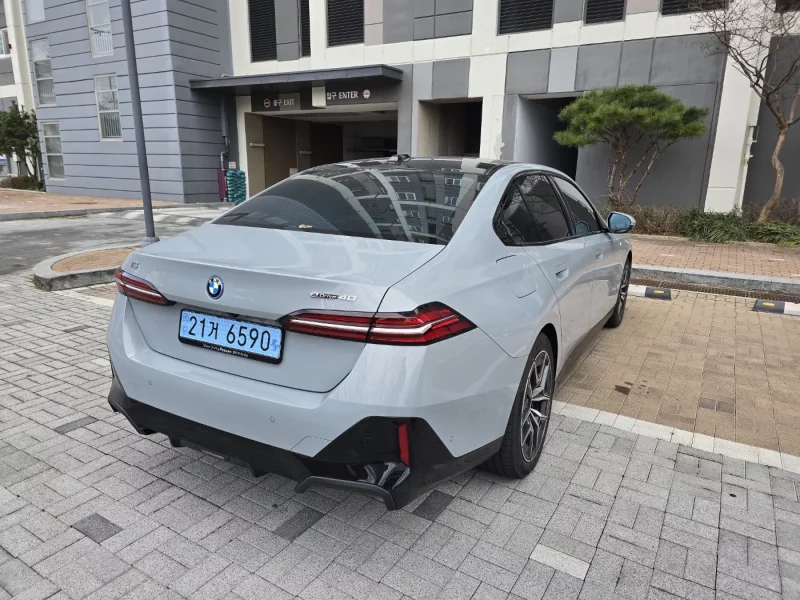 BMW i5