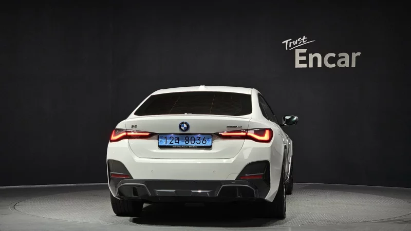 BMW i4