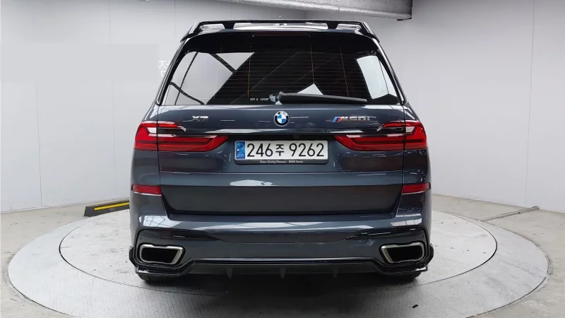 BMW X7