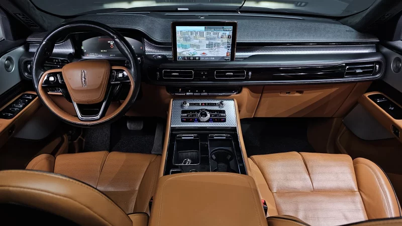 Lincoln AVIATOR