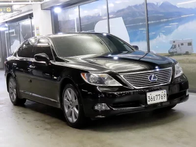 Lexus LS