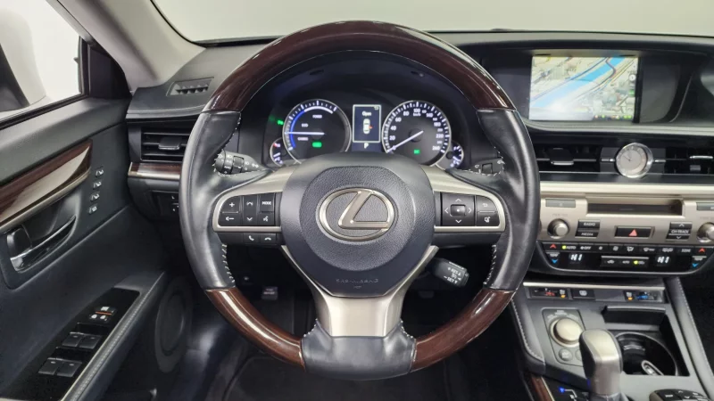 Lexus ES300h