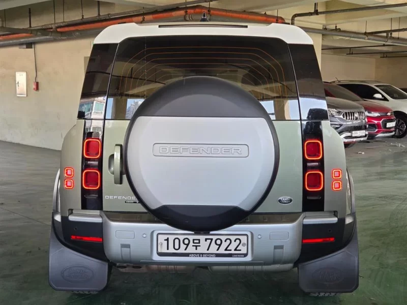 Land Rover DEFENDER