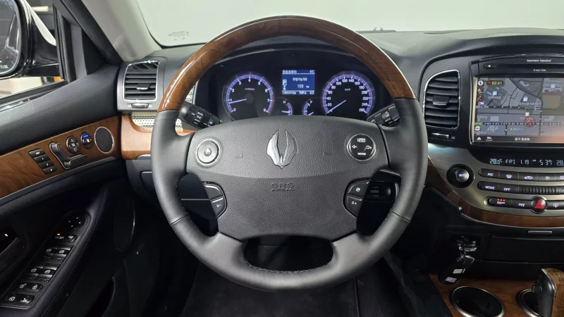 SsangYong Chairman W