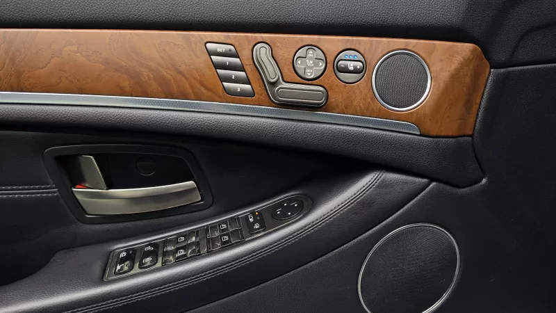 SsangYong Chairman W