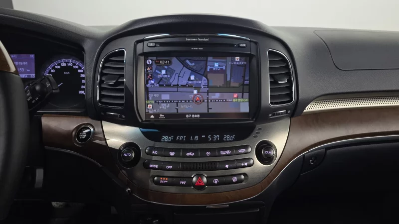 SsangYong Chairman W