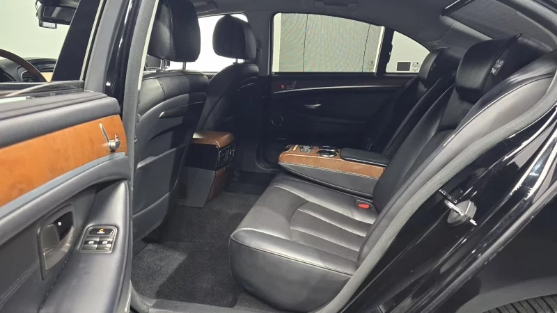 SsangYong Chairman W