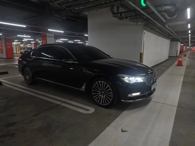 BMW 7-Series