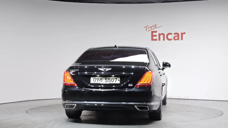 Genesis EQ900