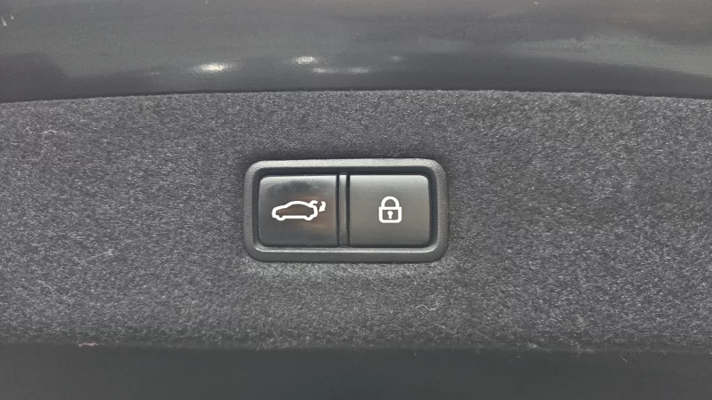 Genesis EQ900