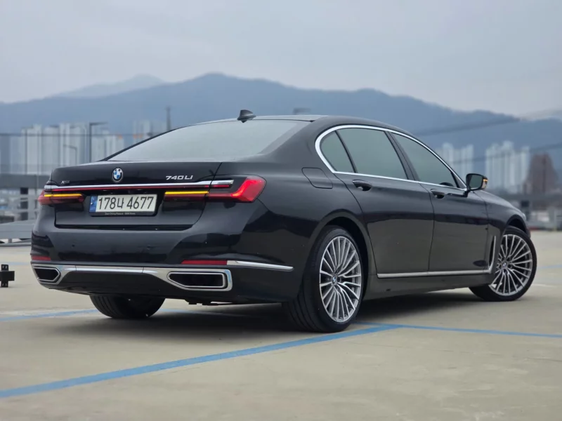 BMW 7-Series