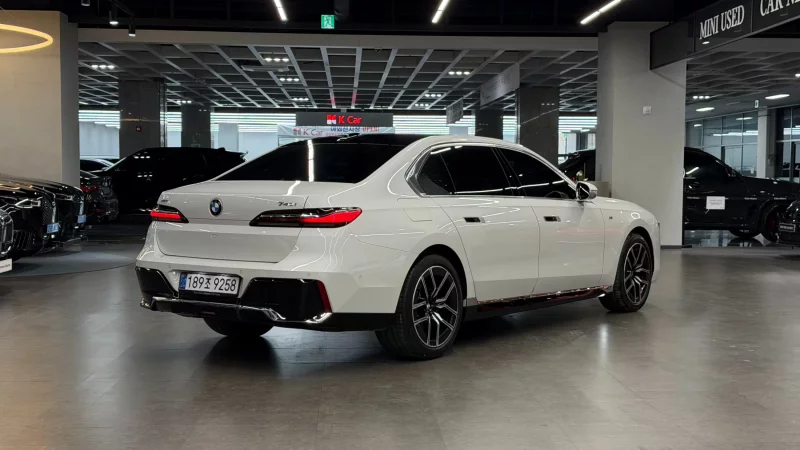 BMW 7-Series