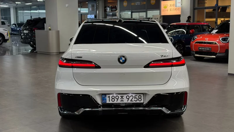 BMW 7-Series