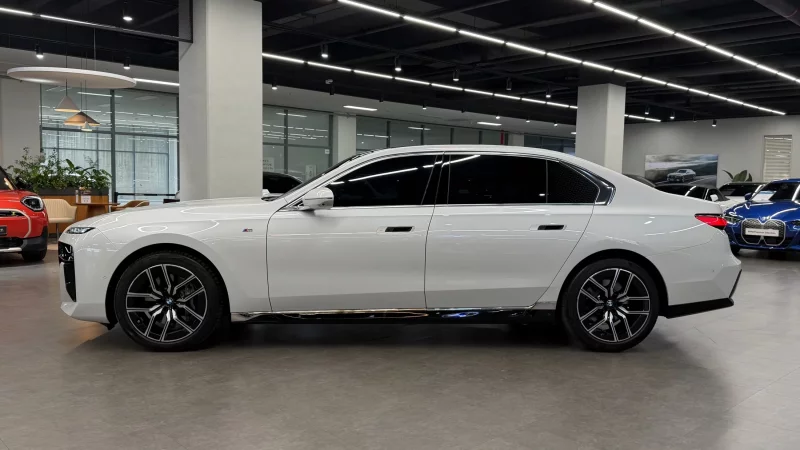 BMW 7-Series