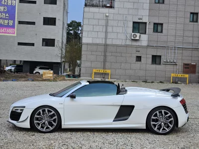 Audi R8