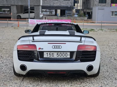 Audi R8