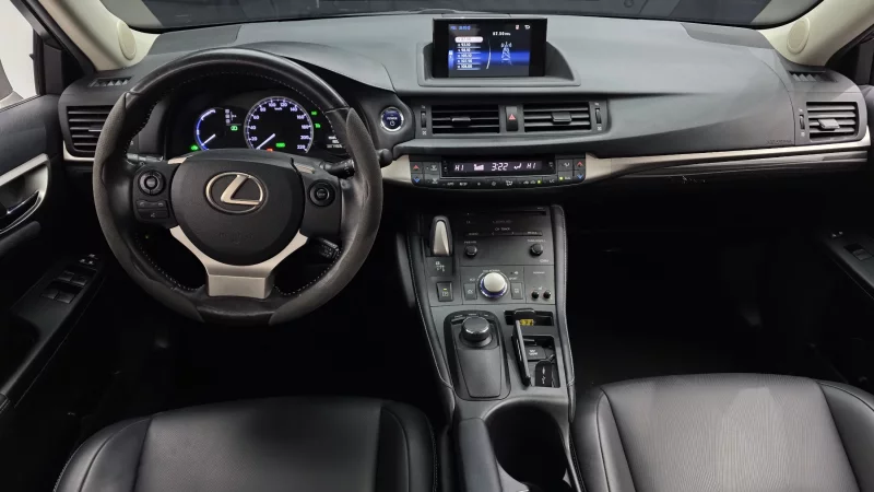 Lexus CT200h