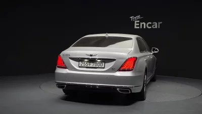 Genesis EQ900
