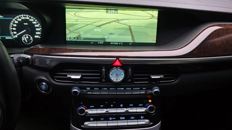 Genesis EQ900