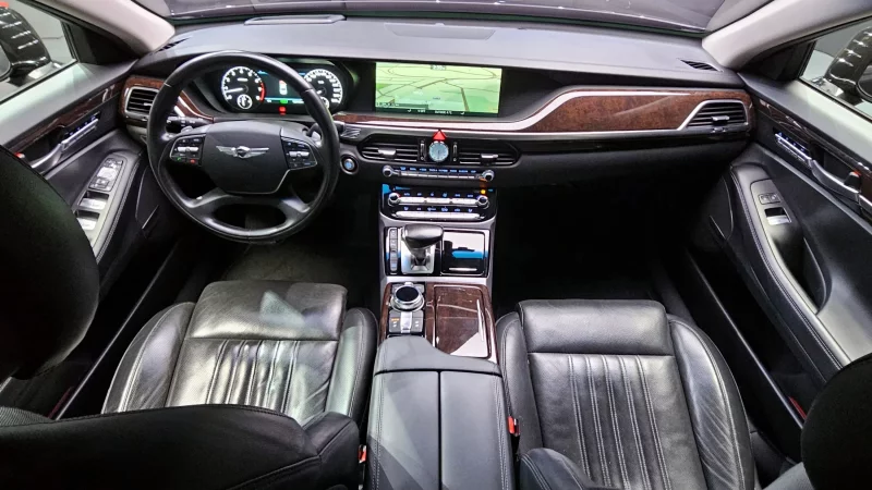Genesis EQ900