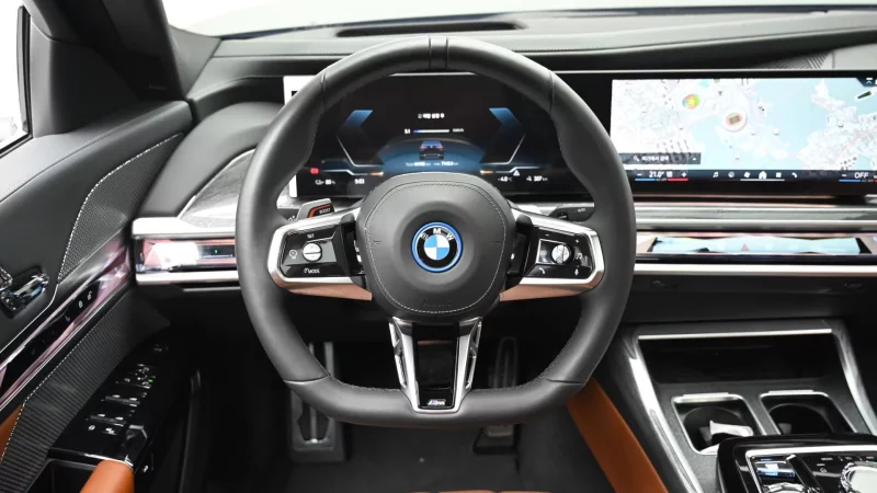 BMW i7