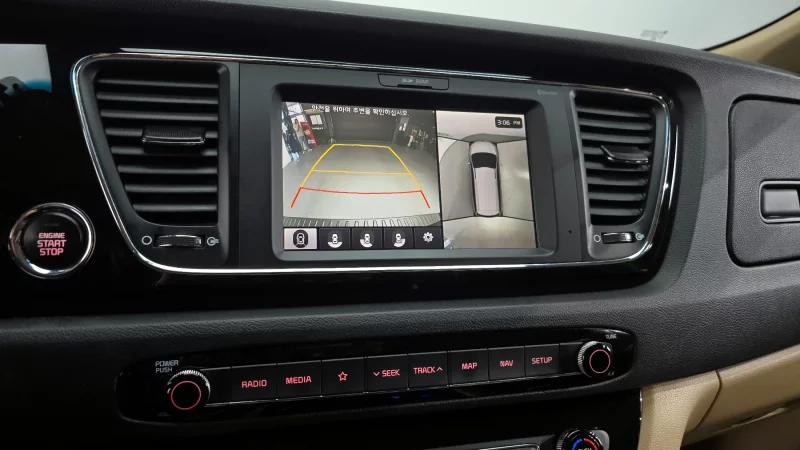 Kia Carnival