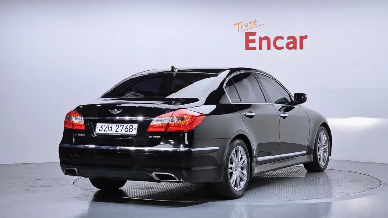 Hyundai Genesis