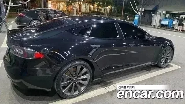 Tesla MODEL S