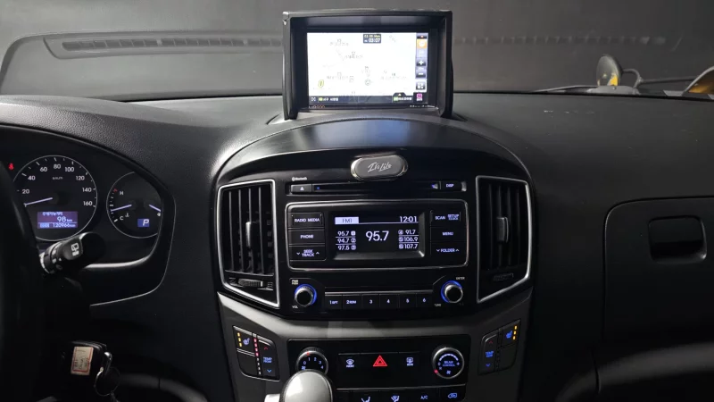 Hyundai Grand Starex