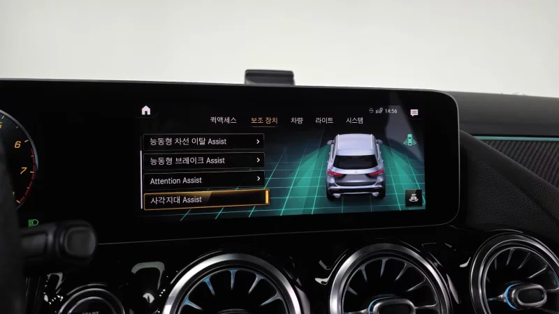 Mercedes-Benz GLA-Class