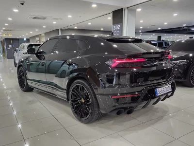 Lamborghini URUS