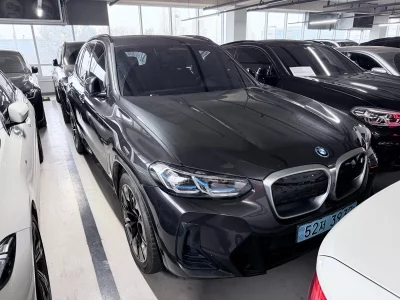 BMW iX3