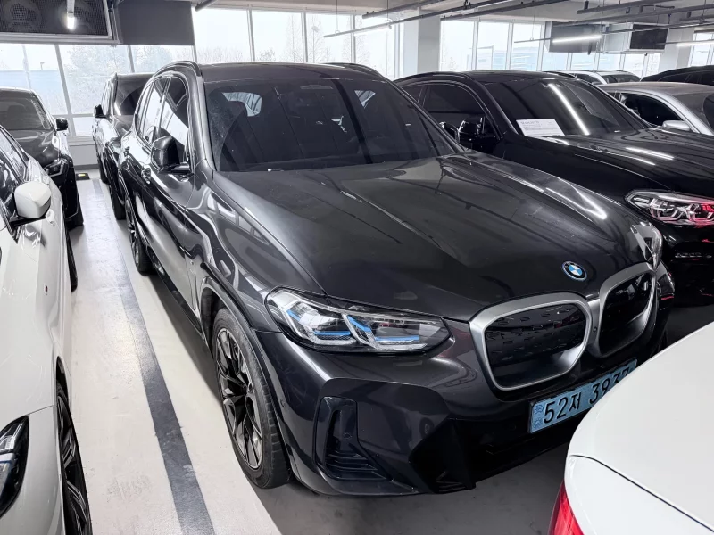 BMW iX3