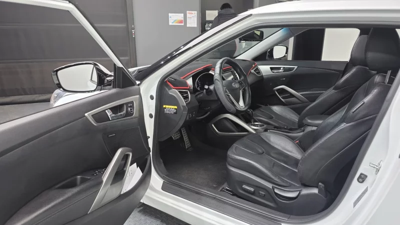 Hyundai Veloster