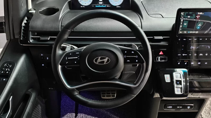 Hyundai Staria