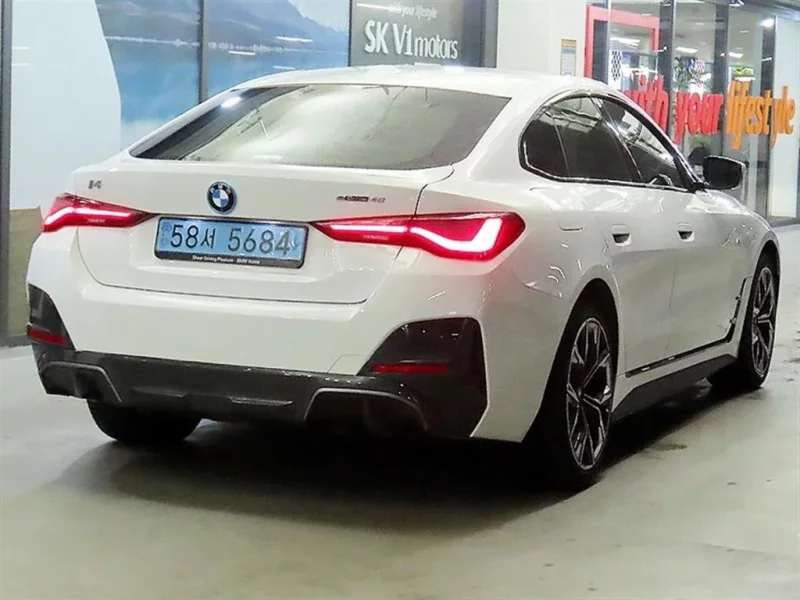 BMW i4