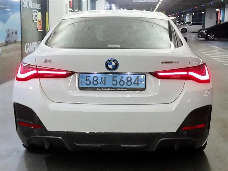 BMW i4
