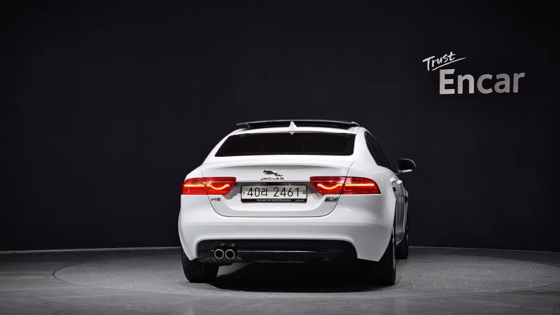 Jaguar XE