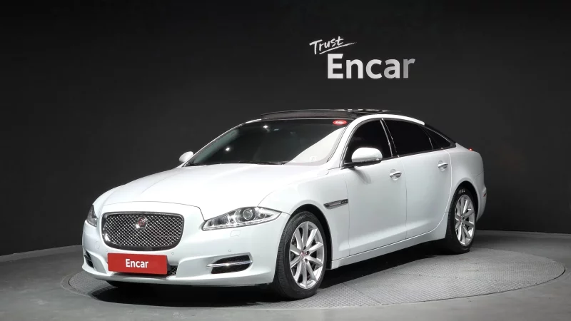 Jaguar XJ