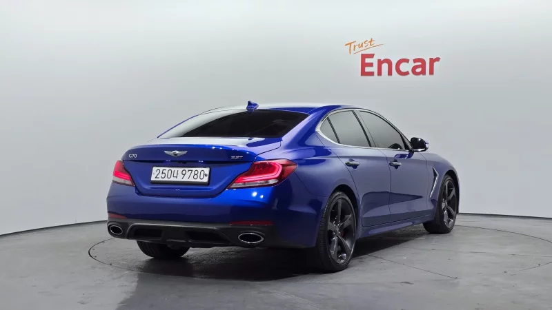 Genesis G70