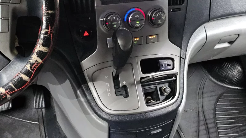 Hyundai Starex