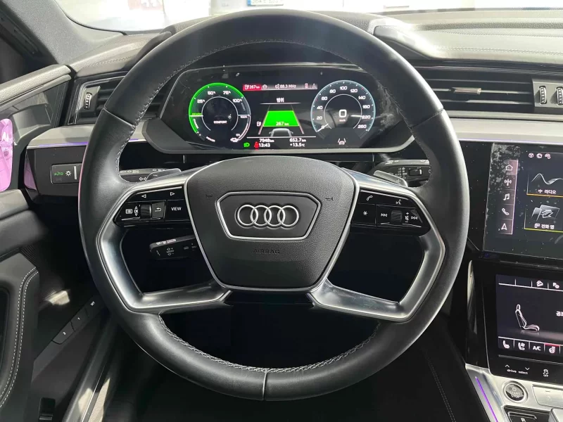 Audi Q8 E-TRON