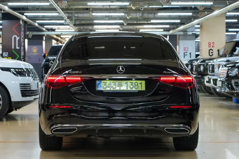 Mercedes-Benz S-Class