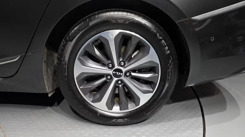 Kia K8