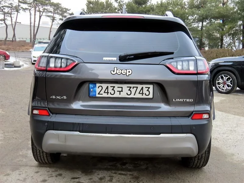 Jeep CHEROKEE