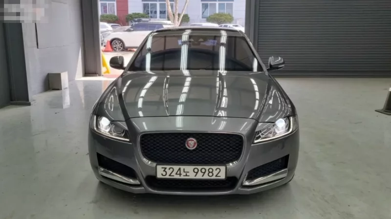 Jaguar XF