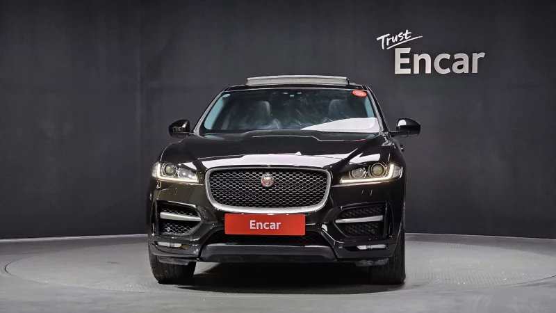 Jaguar F-PACE